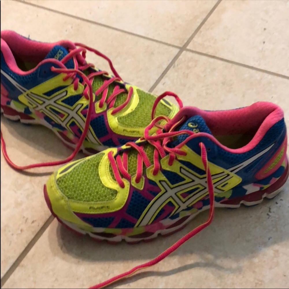 ASICS - Picture 2 of 5